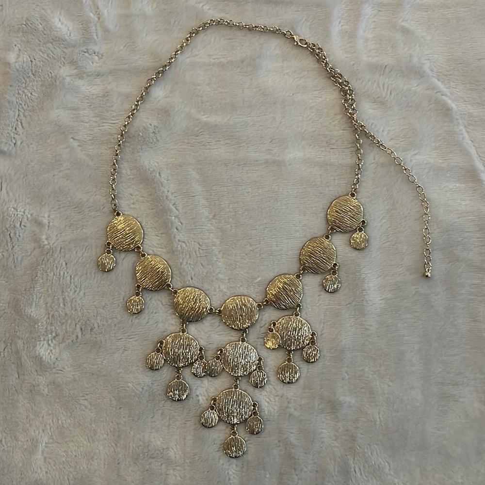 Stitch fix necklace